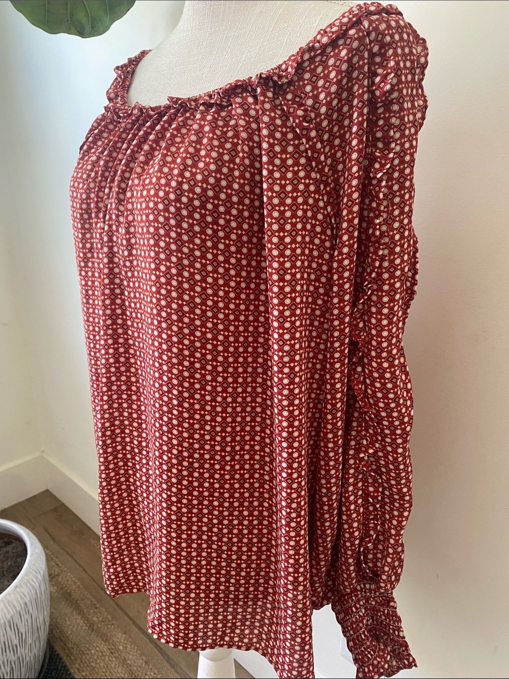 Max Studio Red Printed Peasant flowy Top blouse Large